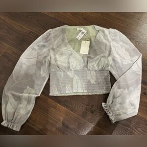 New Aritzia Top size M
